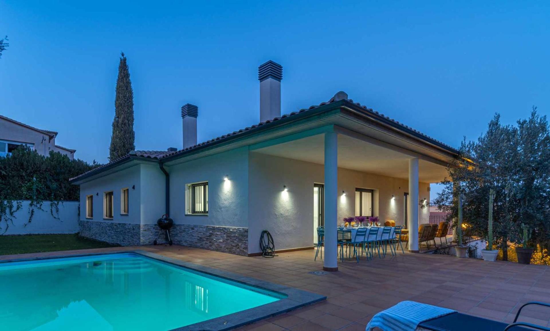 Jouvacations Villa Domenec Figueres  Zewnętrze zdjęcie