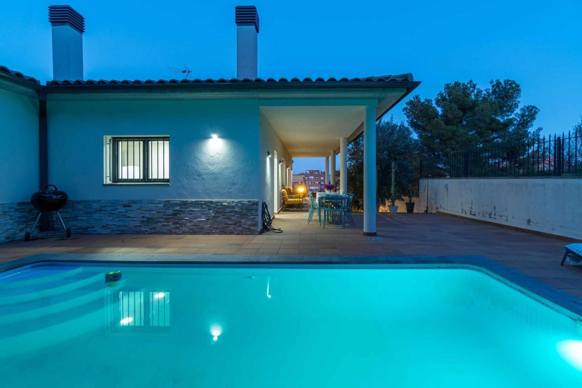 Jouvacations Villa Domenec Figueres  Zewnętrze zdjęcie